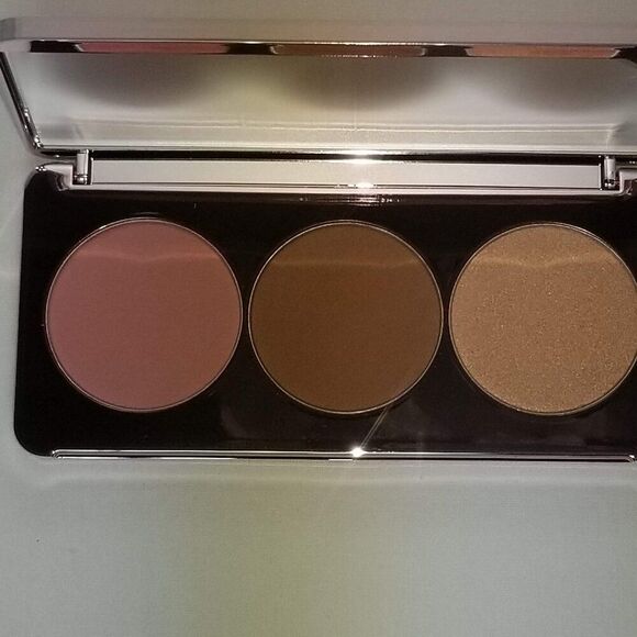 Girlactik - Blush Me & Glow Face Palette - Blush Me Medium - Picture 7 of 15